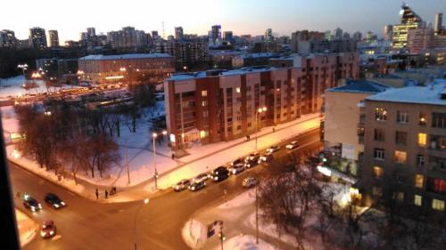 Вид из окон на перекресток Большакова - С.Разина