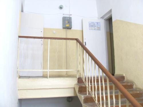 Парадная лестница на 2 этаж